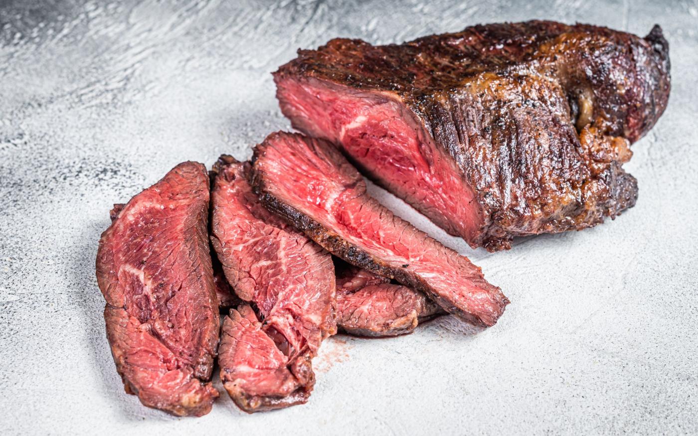 Onglet met aardappelen en gebakken witloof