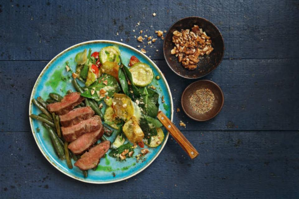 Steak chimichurri met krieltjes en gegrilde courgette